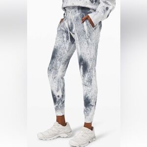 Lululemon Warm Down Jogger, Sz 6, 28”, NWT